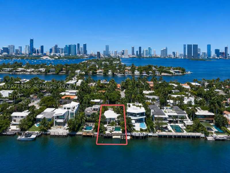 4 bedroom SingleFamilyResidence at 455 E Dilido Dr, Di Lido Island, Miami Beach — photo 1