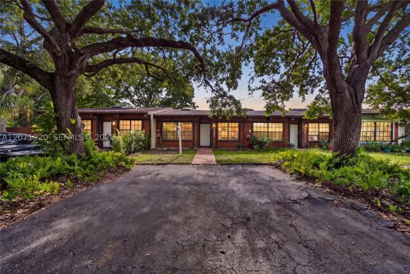 2 bedroom Townhouse at 13504 SW 102nd Ln, Cindis Place Sec 2, Miami — photo 1