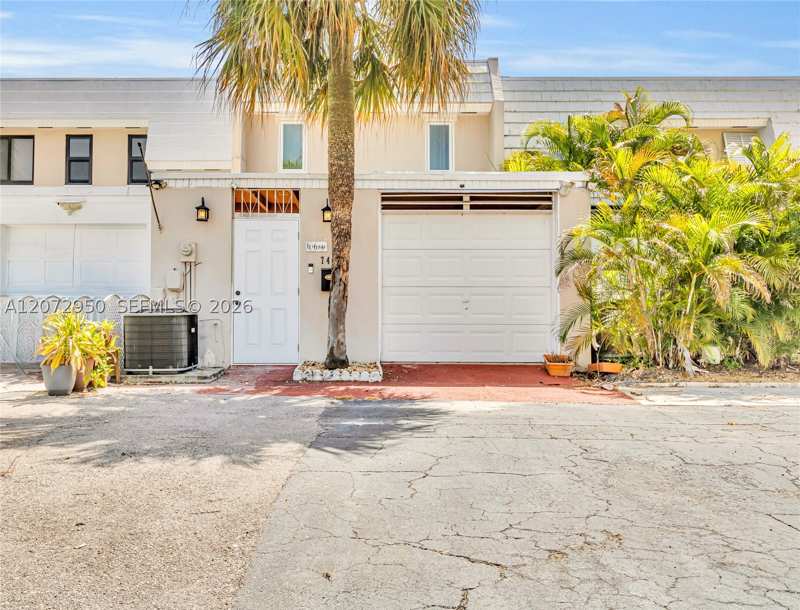 2 bedroom Townhouse at 7407 Big Cypress Dr, Miami Lakes Golf Course V, Miami Lakes — photo 1