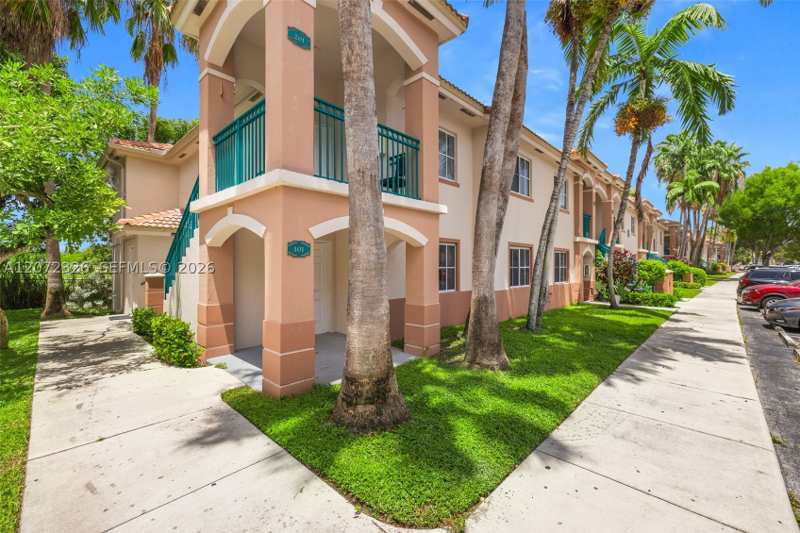 3 bedroom StockCooperative at 2930 SE 12th Rd 101-31, Venetia Gardens South Con, Homestead — photo 1