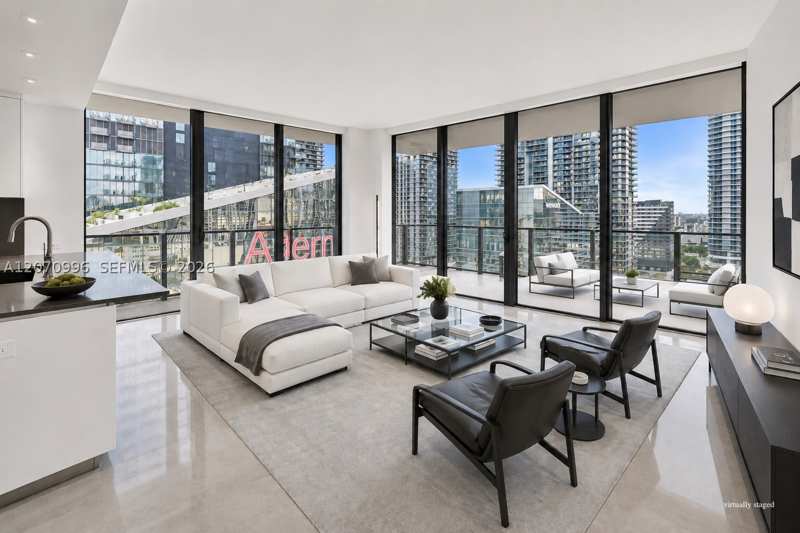 2 bedroom Condominium at 68 SE 6th St 1702, Reach Condo, Miami — photo 1