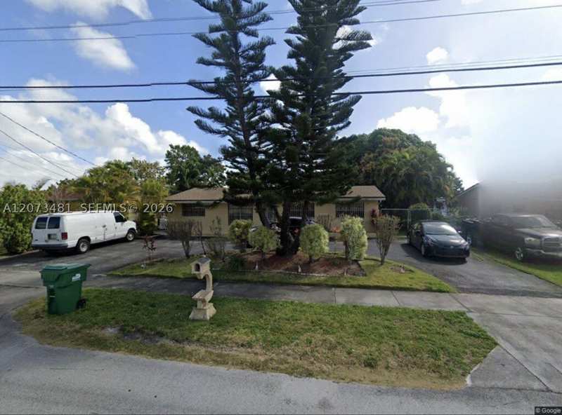 5 bedroom SingleFamilyResidence at 4621 SW 104th Ct, Heftler Homes Sec 1, Miami — photo 1