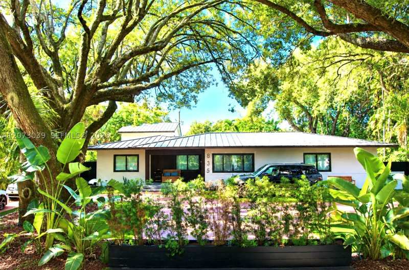 4 bedroom SingleFamilyResidence at 835 NE 120th St, Griffings Biscayne Pk Est, Biscayne Park — photo 1