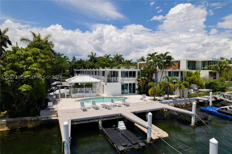 1 bedroom Condominium at 405 N Hibiscus Dr 202, Island Club Of South Beac, Miami Beach — photo 1