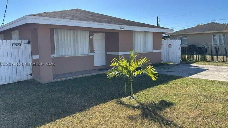 3 bedroom SingleFamilyResidence at 455 NW 14th St, Washington Park, Florida City — photo 1