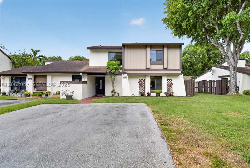 3 bedroom Townhouse at 6834 SW 127th Pl, Woodgate, Miami — photo 1