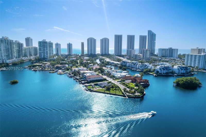 4 bedroom SingleFamilyResidence at 333 Atlantic Ave, Atlantic Island, Sunny Isles Beach — photo 1