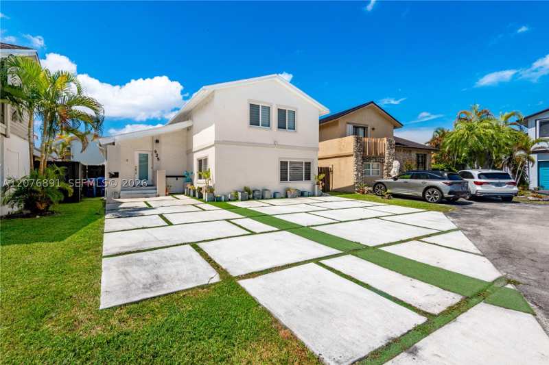 4 bedroom SingleFamilyResidence at 928 NW 106th Ave Cir, Fontainebleau Park West V, Miami — photo 1