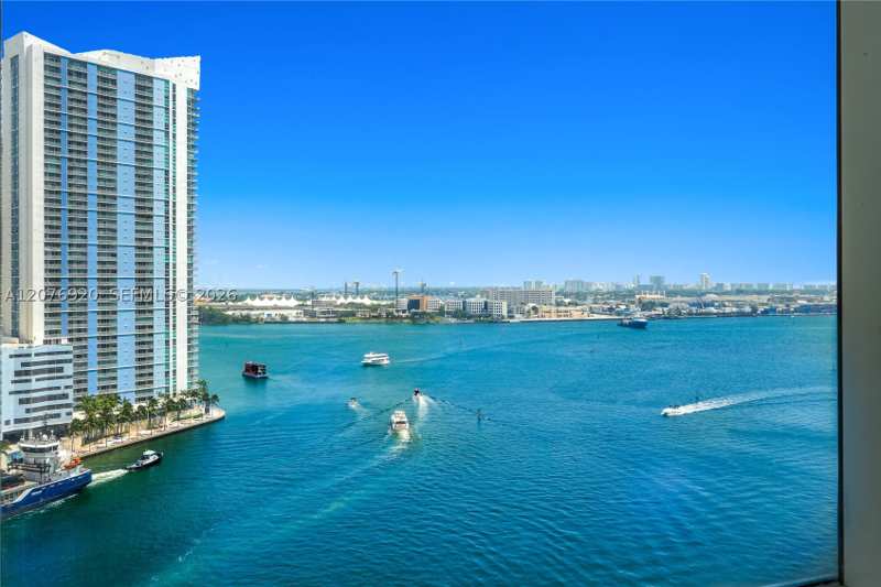 2 bedroom Condominium at 901 Brickell Key Blvd 1807, Carbonell Condo, Miami — photo 1
