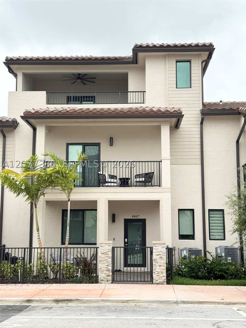 3 bedroom Townhouse at 4867 NW 84th Ave, Downtown Doral South Phas, Doral — photo 1