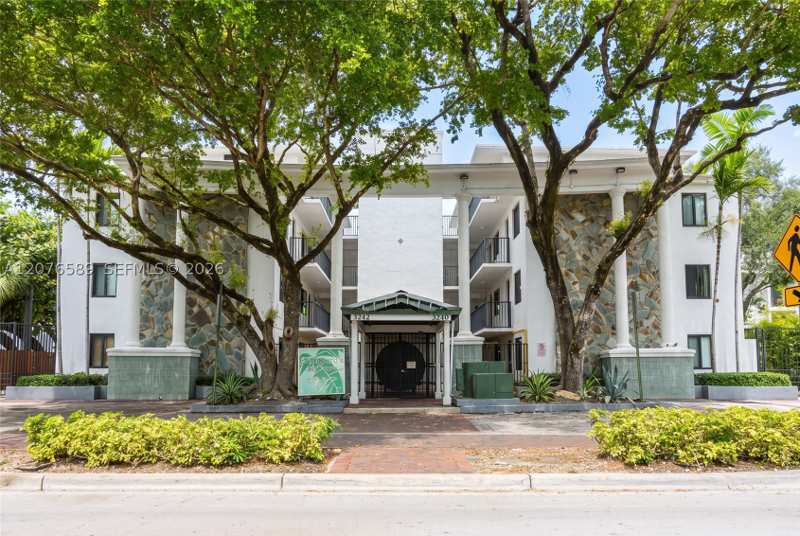 2 bedroom Condominium at 3240 Mary St S308, Courtyards Of The Grove C, Miami — photo 1