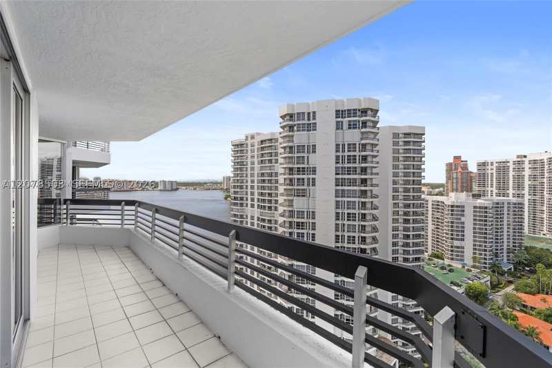2 bedroom Condominium at 19195 NE 36th Ct 2502, Mystic Pointe Condo No Tw, Aventura — photo 1