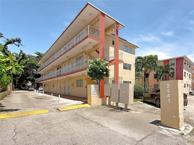 2 bedroom Villa at 2441 NW 13th St 67, Wildwood River Villas Con, Miami — photo 1