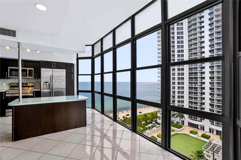 1 bedroom Condominium at 6423 Collins Ave 1702, Mar Del Plata Condo, Miami Beach — photo 1