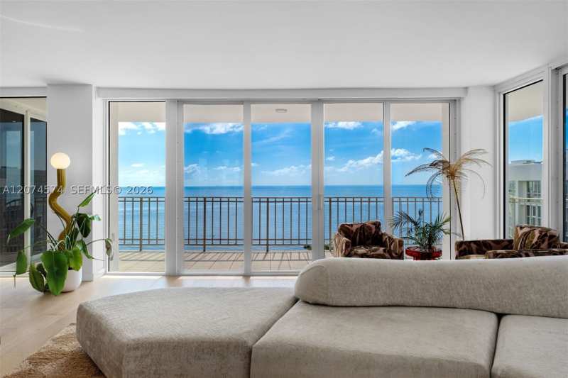 3 bedroom Condominium at 881 Ocean Dr 10A, Casa Del Mar Condo, Key Biscayne — photo 1