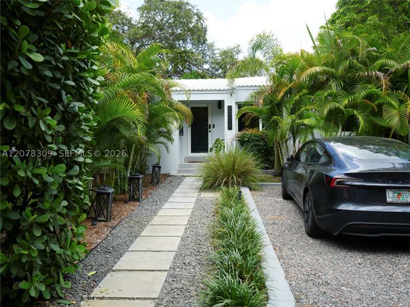 3 bedroom SingleFamilyResidence at 12015 NE 10 Ave, Priors 1st Addn To Biscay, Biscayne Park — photo 1