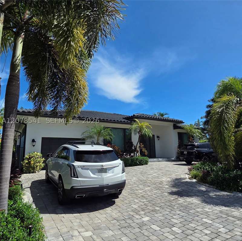 3 bedroom SingleFamilyResidence at 343 190th St, Golden Shores Ocean Blvd, Sunny Isles Beach — photo 1
