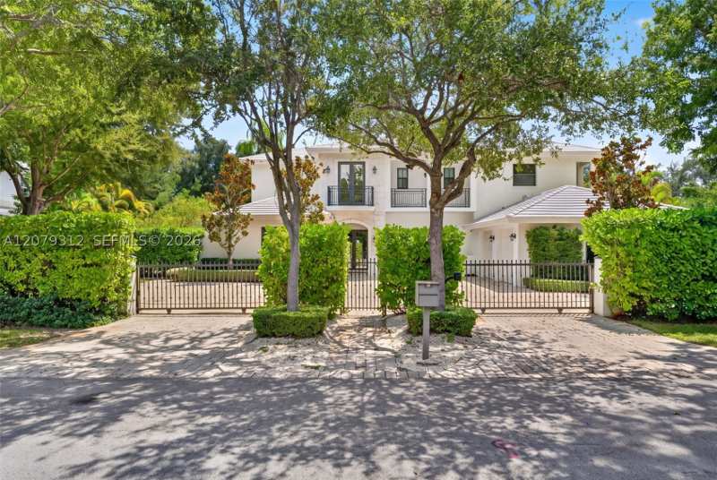 6 bedroom SingleFamilyResidence at 7641 SW 59th Ct, Pinecrest Villas 2 Addn, South Miami — photo 1