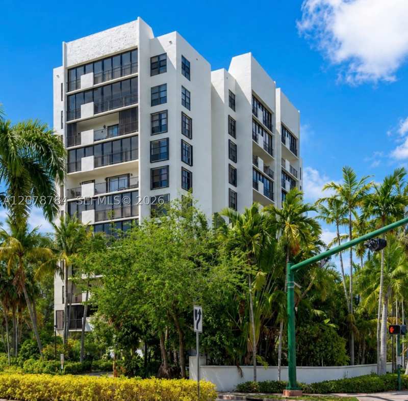 2 bedroom Condominium at 77 Crandon Blvd 5C, The Palms Of Key Biscayne, Key Biscayne — photo 1