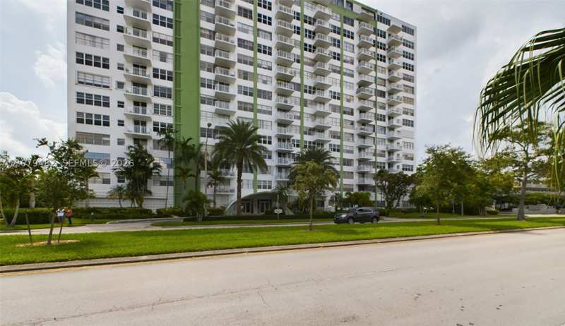 1 bedroom Condominium at 2100 Sans Souci Blvd A707, Bayview Towers Condo Sout, North Miami — photo 1