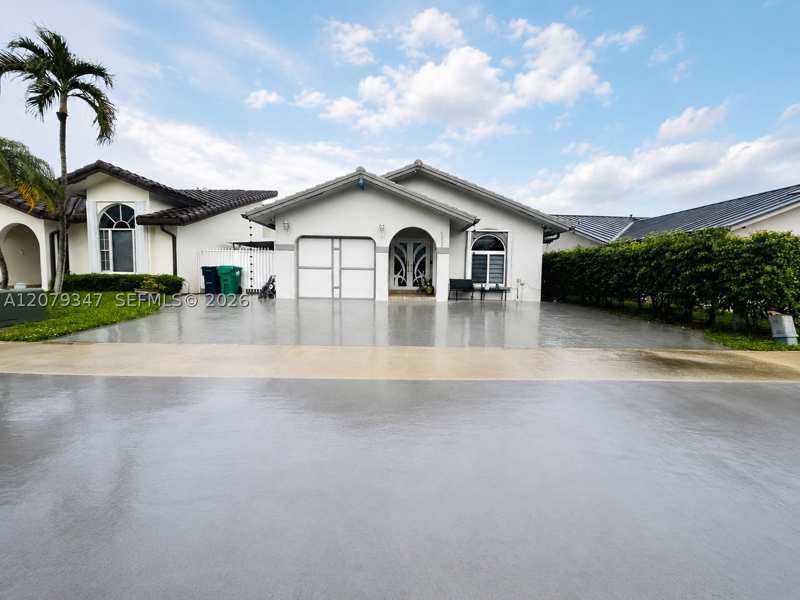 4 bedroom SingleFamilyResidence at 4939 SW 143rd Ave, Bird Lakes South Sec 4, Miami — photo 1
