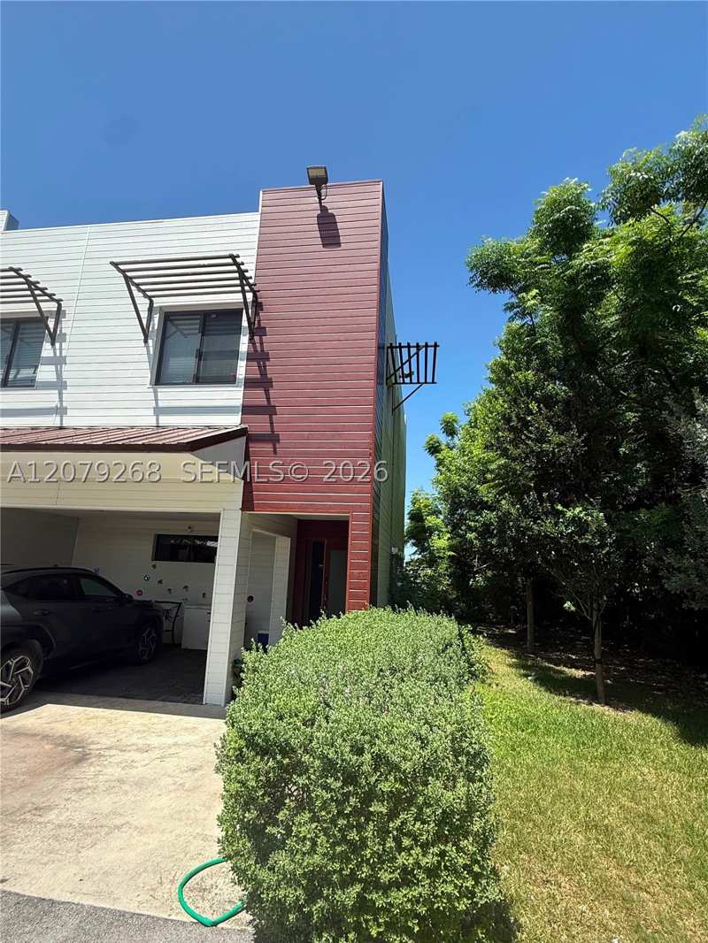 3 bedroom Condominium at 916 NW 8th St 6, Green Park Sub, Florida City — photo 1