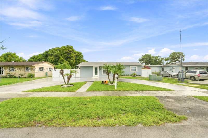 3 bedroom SingleFamilyResidence at 4111 NW 203rd Ln, 3rd Addn To Starlight, Miami Gardens — photo 1