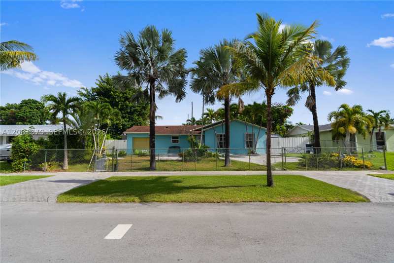3 bedroom SingleFamilyResidence at 12401 SW 264th St, Meadow Wood Manor Sec 2, Homestead — photo 1