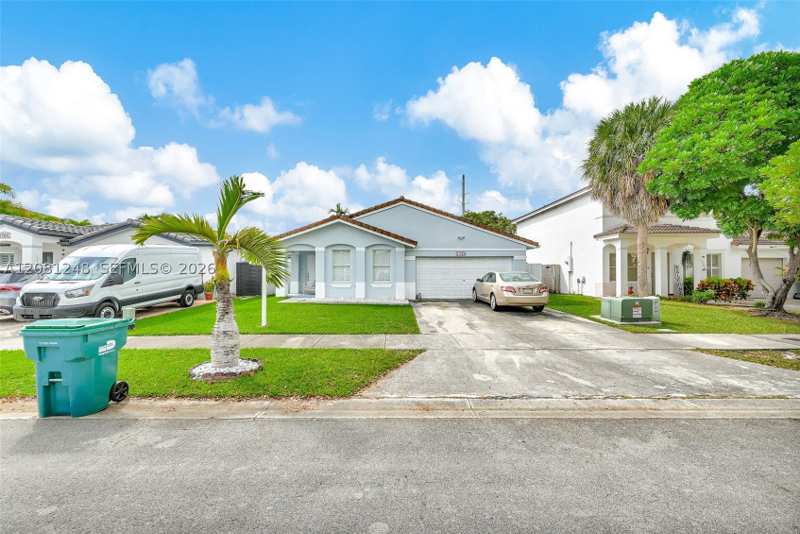 4 bedroom SingleFamilyResidence at 17384 SW 138th Ct, Weitzer Serena Lakes Esta, Miami — photo 1