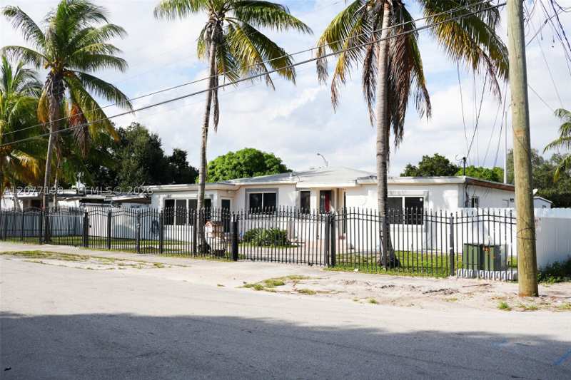 4 bedroom SingleFamilyResidence at 2955 NW 102nd St, The Tropics Amd, Miami — photo 1