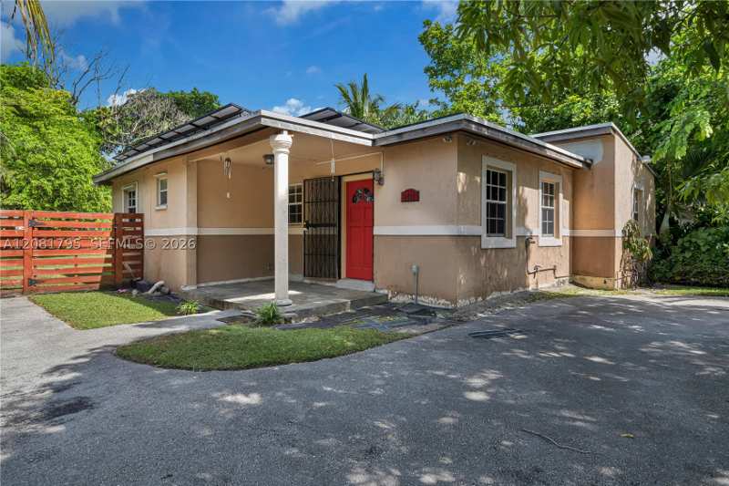 3 bedroom SingleFamilyResidence at 6401 SW 63rd Ct, Cocoplum Terrace Addn Par, South Miami — photo 1