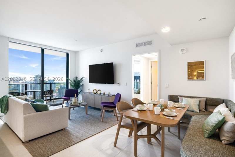 2 bedroom HotelMotel at 159 NE 6th St 4305, Downtown Miami, Miami — photo 1