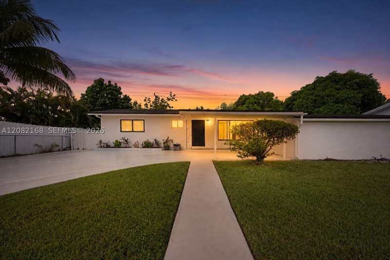 4 bedroom SingleFamilyResidence at 12010 SW 177th Ter, So Miami Heights Manor, Miami — photo 1