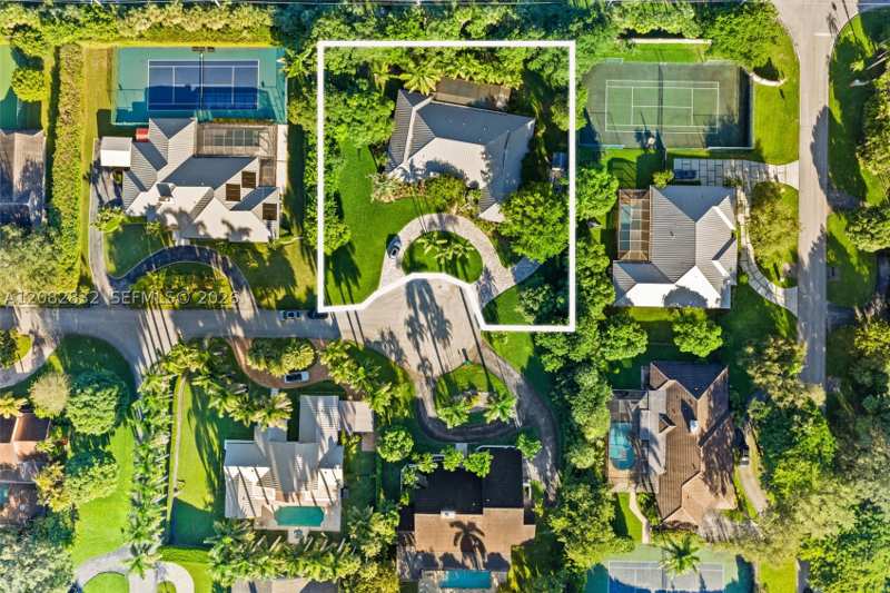 5 bedroom SingleFamilyResidence at 15625 SW 73rd Ct, Pine Bay Estates South, Palmetto Bay — photo 1