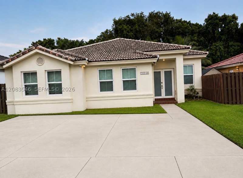 3 bedroom SingleFamilyResidence at 16240 SW 83rd Ln, Lago Mar West, Miami — photo 1
