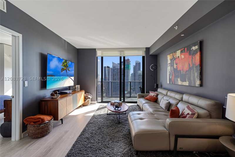 1 bedroom Condominium at 45 SW 9th St 3405, Brickell Heights East Con, Miami — photo 1
