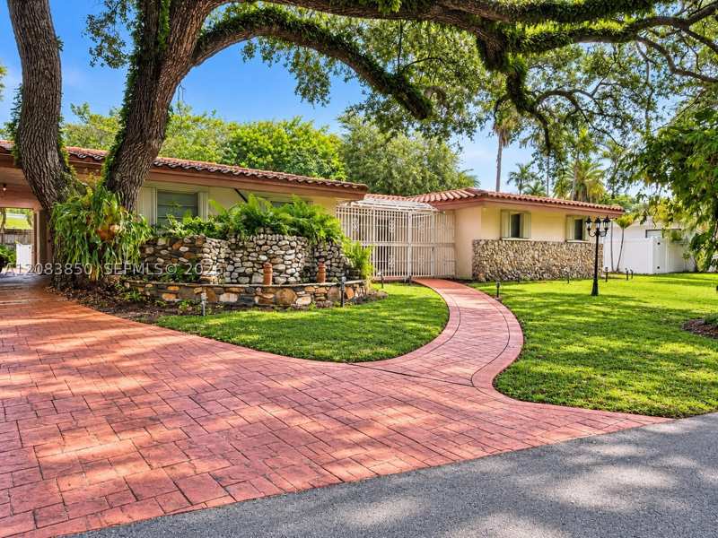 4 bedroom SingleFamilyResidence at 2161 NE 190th Ter, Sky Lake Enchanted Garden, Miami — photo 1