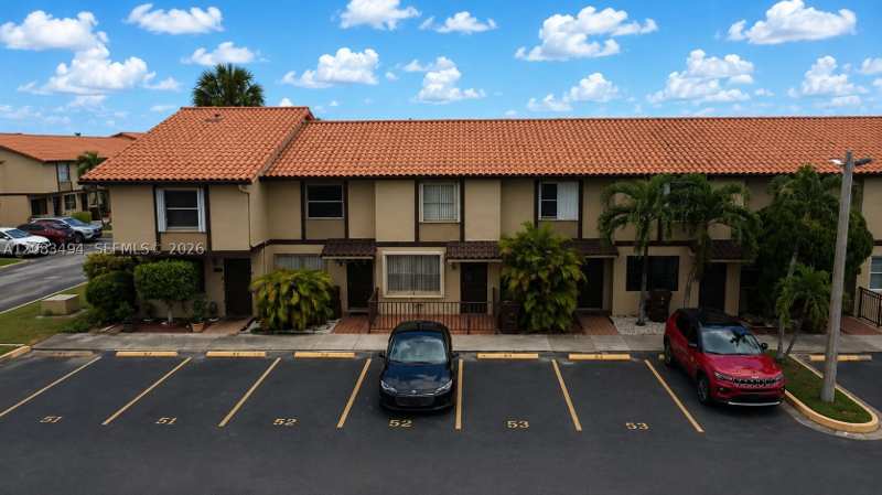 2 bedroom Condominium at 4125 W 11th Ln 52, Oasis En Mango Hill Condo, Hialeah — photo 1
