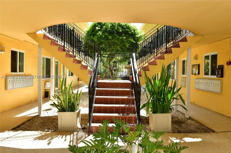 1 bedroom Condominium at 65 Washington Ave 25, Golden Dreams Condo, Miami Beach — photo 1