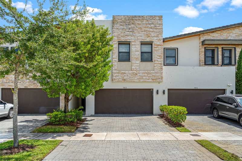 4 bedroom Townhouse at 7923 NW 104th Ct, Grand Bay South Townhomes, Doral — photo 1