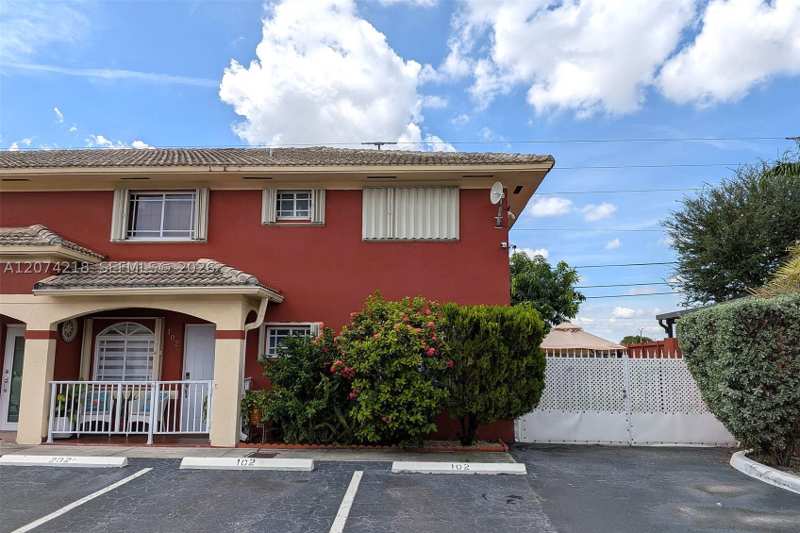 2 bedroom Condominium at 11005 W Okeechobee Rd 102, Garden Villas Condo I, Hialeah Gardens — photo 1