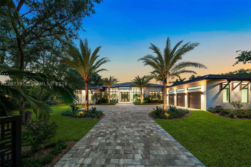 7 bedroom SingleFamilyResidence at 10860 SW 67th Ct, Helms Country Estates Re-, Pinecrest — photo 1