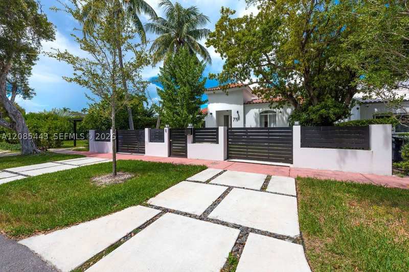 5 bedroom SingleFamilyResidence at 719 W 51st St, Lake View Sub, Miami Beach — photo 1