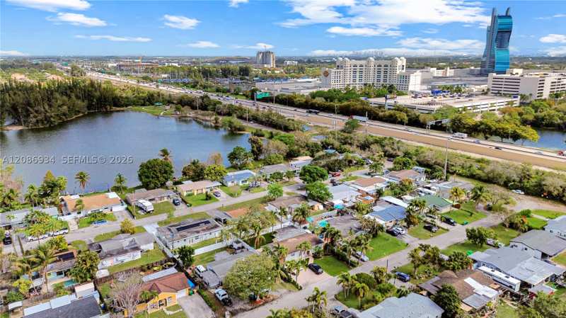 3 bedroom SingleFamilyResidence at 5220 SW 57th St, Silver Lake, Davie — photo 1