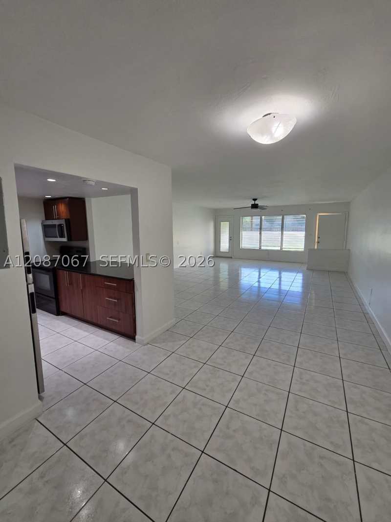 1 bedroom Condominium at 1885 NE 121st St 8, Sutton House Condo, North Miami — photo 1