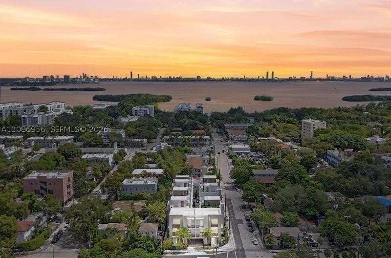 3 bedroom Townhouse at 513 NE 61st St, Lc Whites, Miami — photo 1