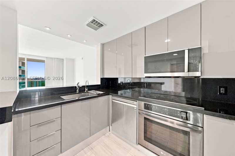 2 bedroom Condominium at 2101 Brickell Ave 3107, Skyline On Brickell Condo, Miami — photo 1