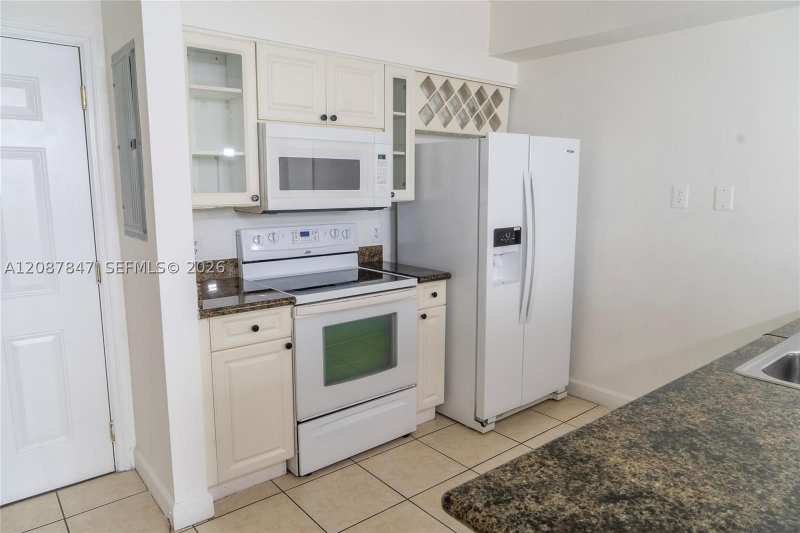 2 bedroom Condominium at 1 Glen Royal Pkwy 809, Altos De Miami Condo, Miami — photo 1