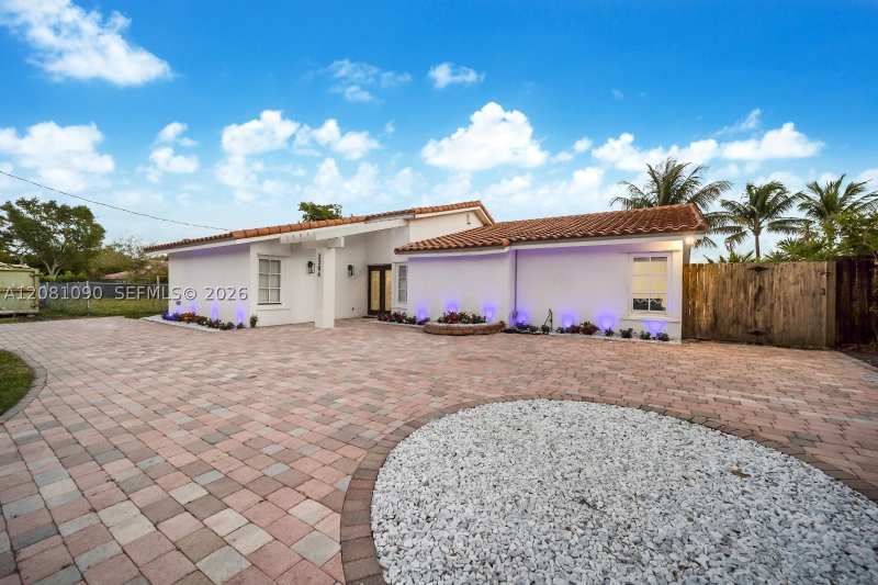 4 bedroom SingleFamilyResidence at 2286 NE 215th St, Highland Lakes East, Miami — photo 1