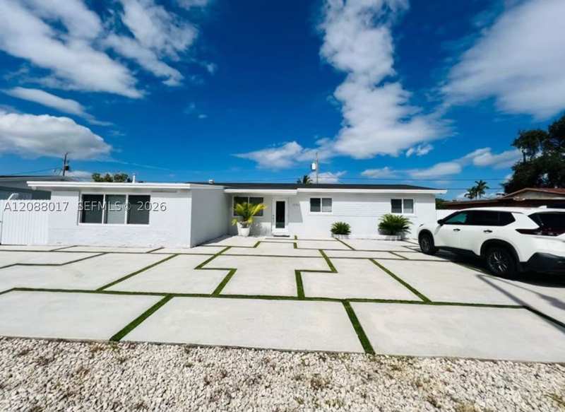 4 bedroom SingleFamilyResidence at 10521 Caribbean Blvd, Benson Manor, Cutler Bay — photo 1